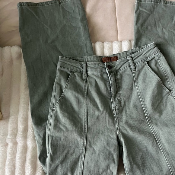Judy Blue Front Seam Olive Flare Jeans - Picture 4 of 12